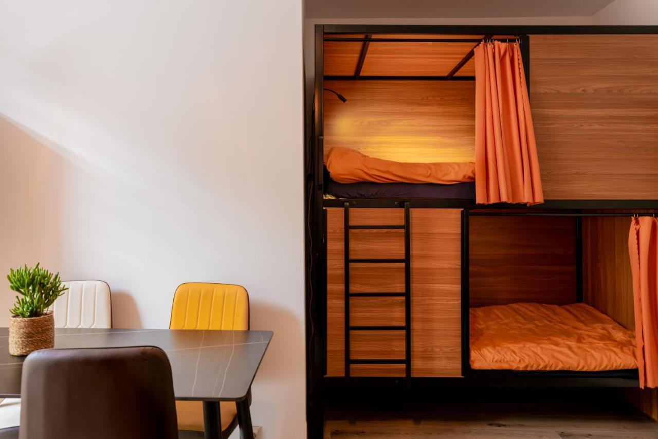 Recharge Hostel Роттердам Екстер'єр фото