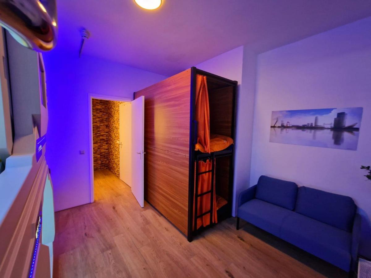 Recharge Hostel Роттердам Екстер'єр фото