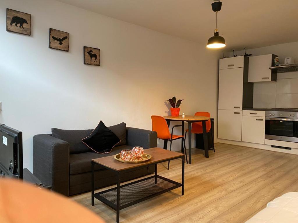 Recharge Hostel Роттердам Екстер'єр фото