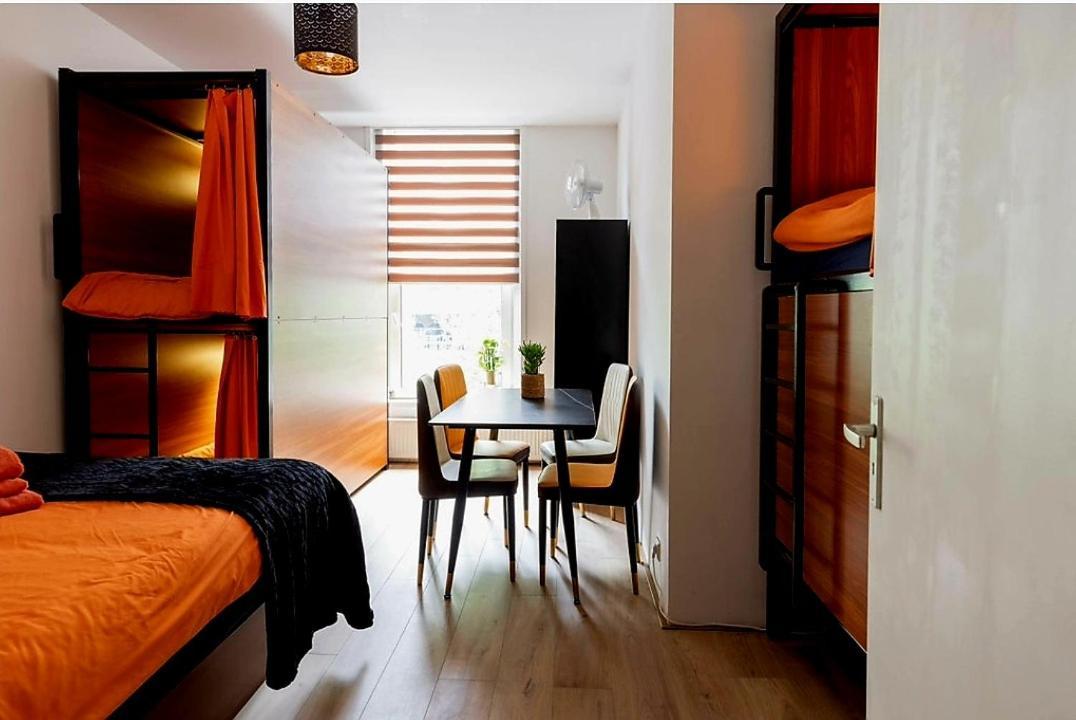 Recharge Hostel Роттердам Екстер'єр фото