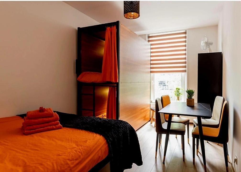 Recharge Hostel Роттердам Екстер'єр фото